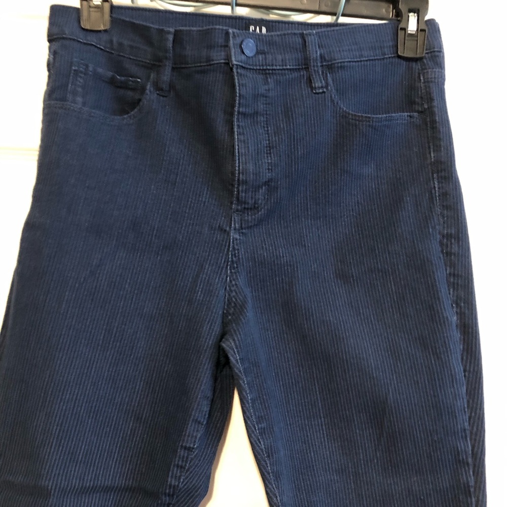 GAP favorite jeggings in cute blue pinstripes